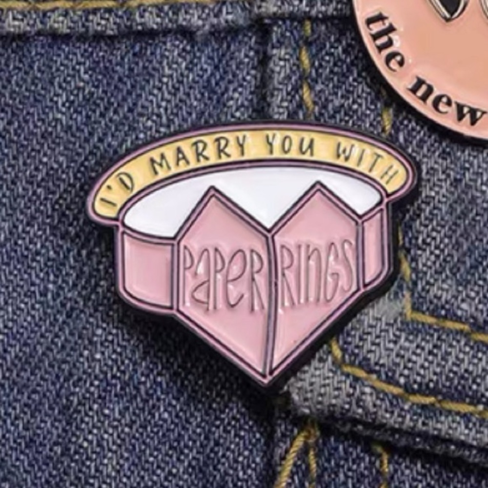 Taylor Swift Paper Rings Pin